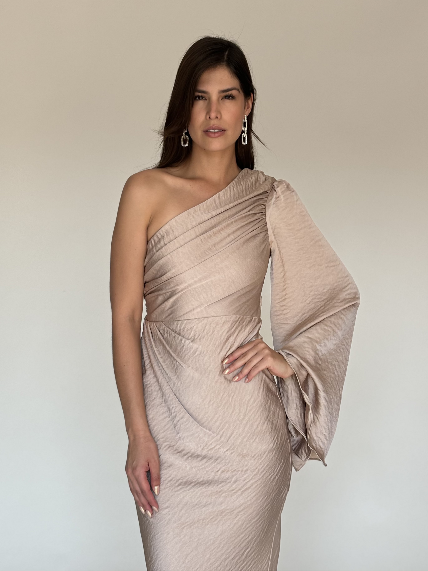 VESTIDO BEIGE D10878
