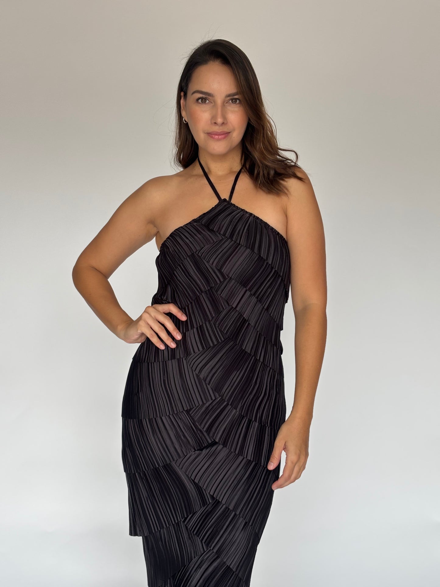 VESTIDO NEGRO PLISADO LD11737