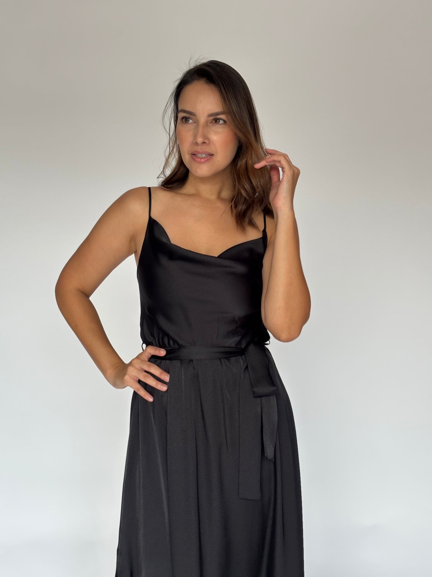 VESTIDO NEGRO D7408