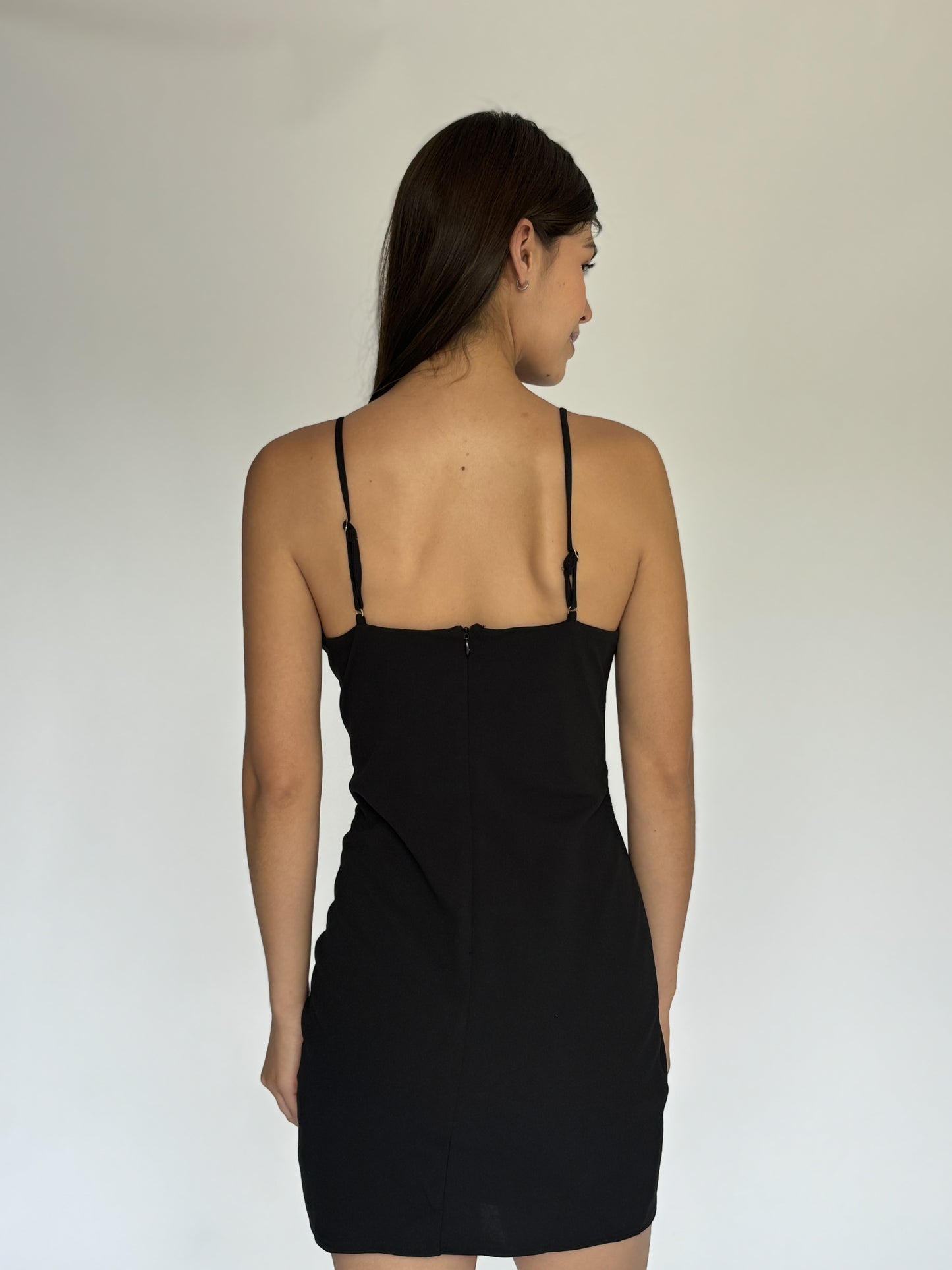 VESTIDO CORTO NEGRO