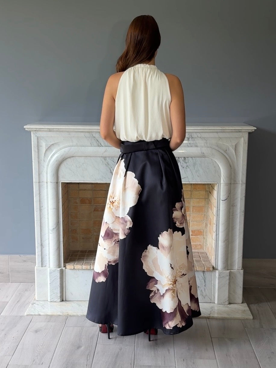 FALDA NEGRA ESTAMPADA K7713