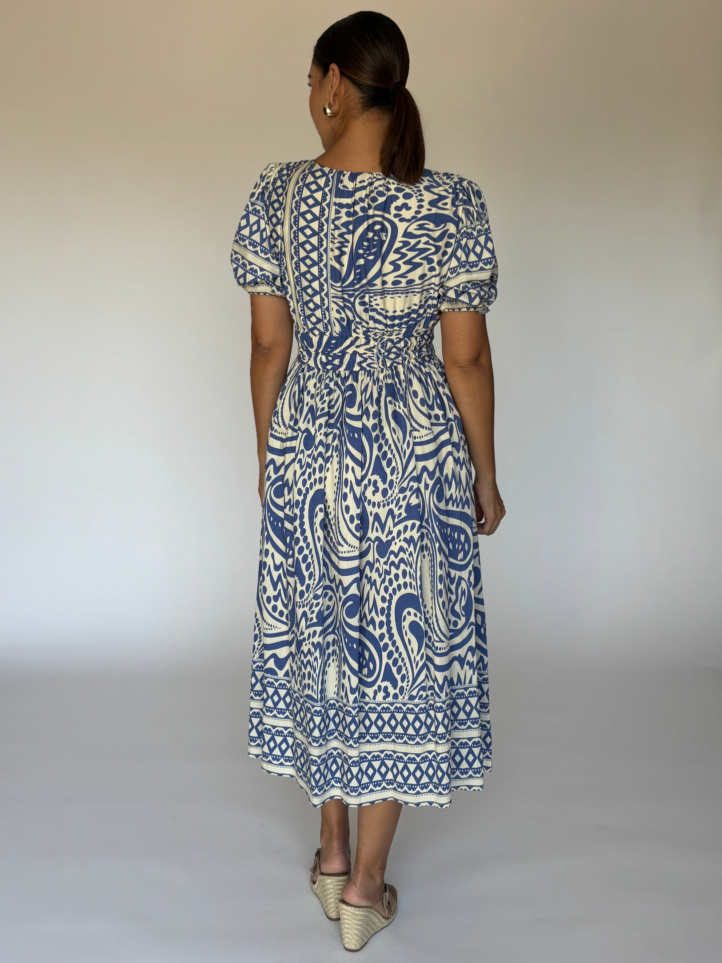 VESTIDO MIDI AZUL ESTAMPADO Y8188