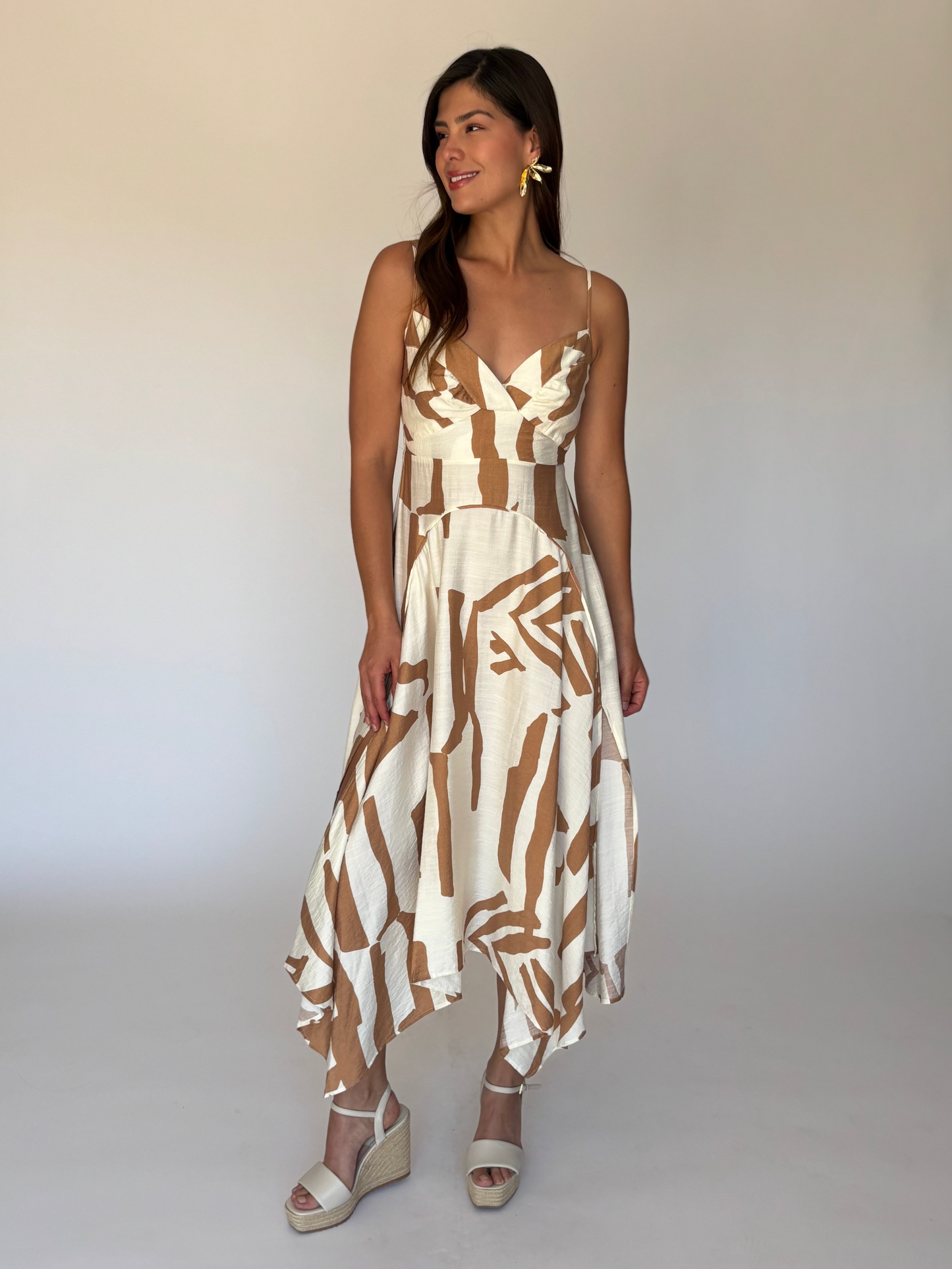 VESTIDO BEIGE D412