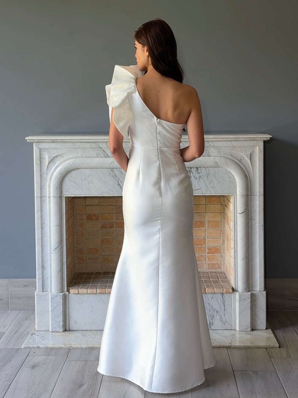 VESTIDO DE UN HOMBRO BLANCO 22543