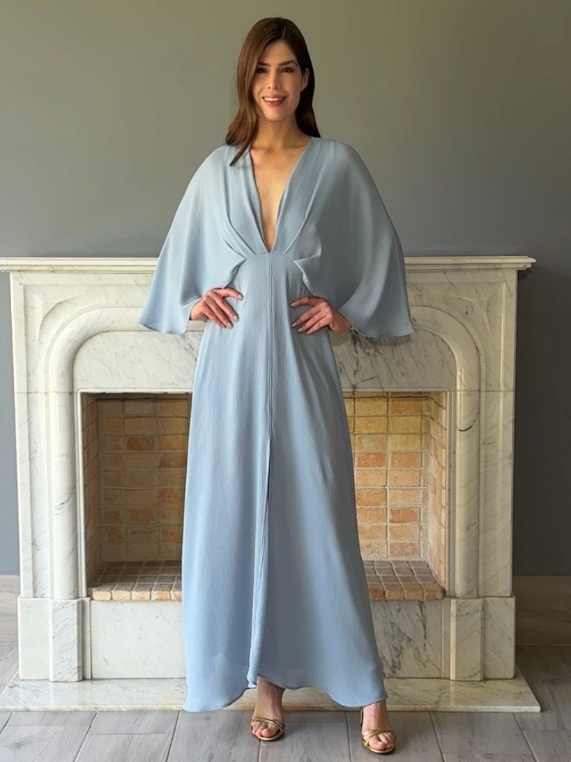 VESTIDO CON CAPA AZUL D7661