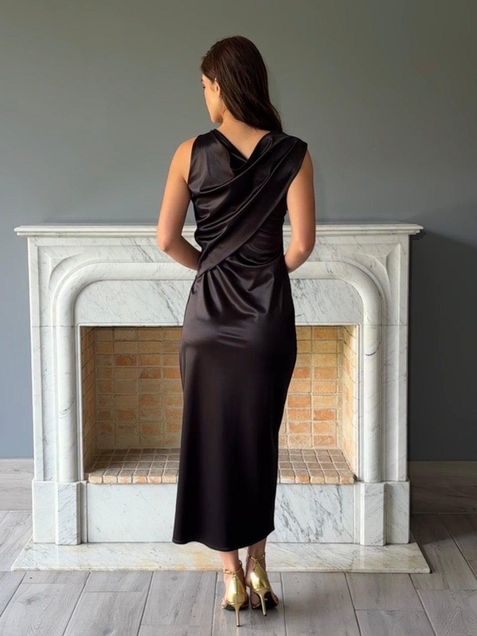 VESTIDO MIDI NEGRO D9108