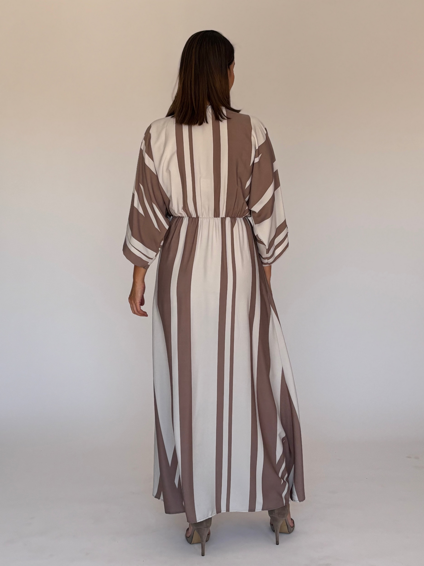 VESTIDO BEIGE D8972