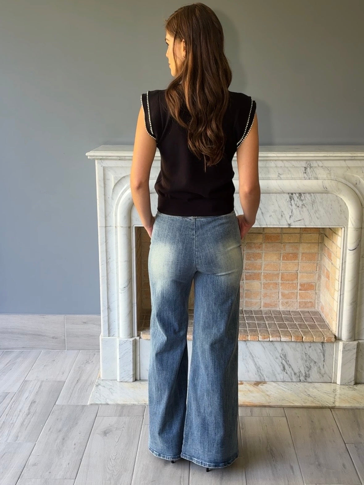 BLUSA NEGRA CON PERLAS 4805H