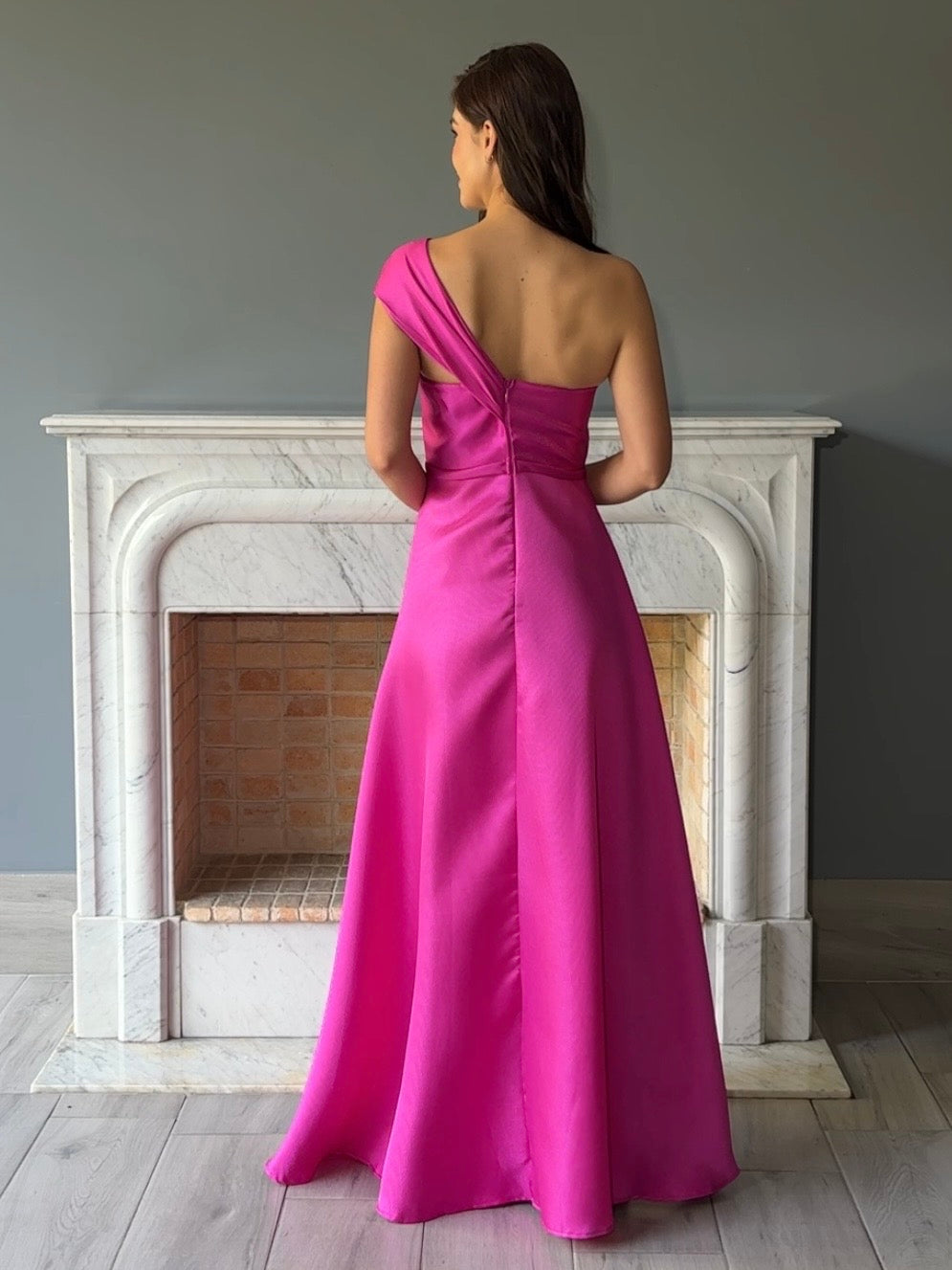 VESTIDO UN HOMBRO ROSA 23070