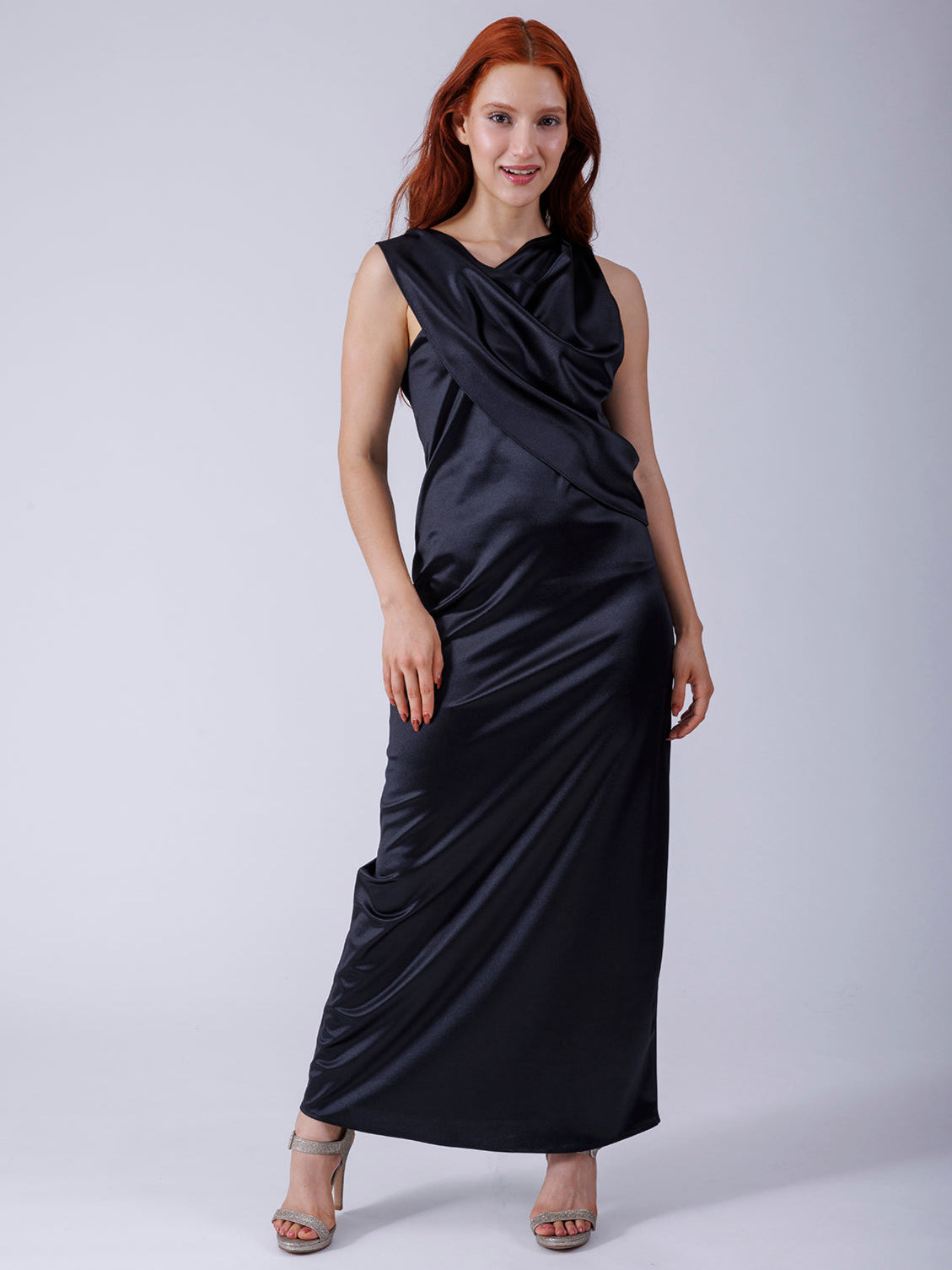VESTIDO MIDI NEGRO D9108